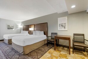 Standard Room, 2 Queen Beds, Accessible, Non Smoking (Walk-in Shower, View) - Best Western Plus Longbranch Hotel & Convention Center (Cedar Rapids)