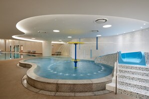 Indoor pool - Lotte Hotel World (Seoul)