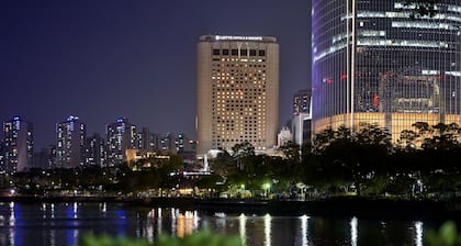 Lotte Hotel World