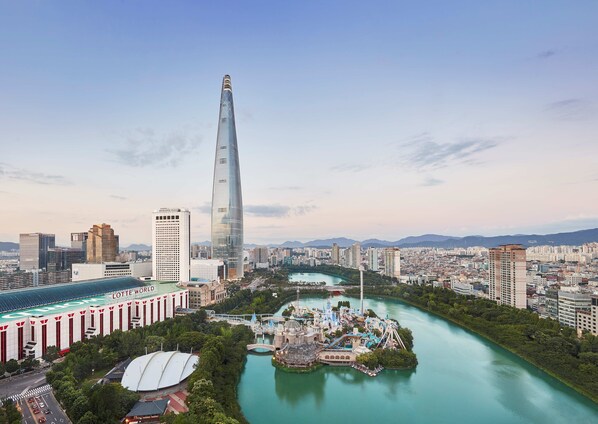Building design - Lotte Hotel World (Seoul)