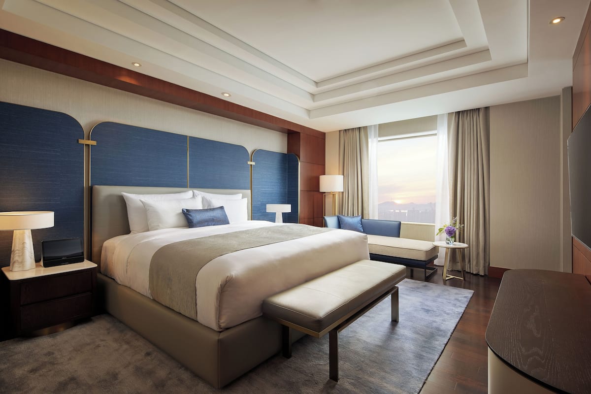 Premium bedding, down duvets, in-room safe, desk