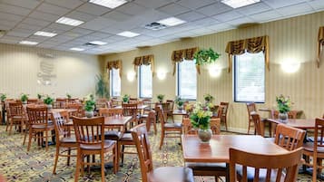 Café da manhã continental grátis todos os dias