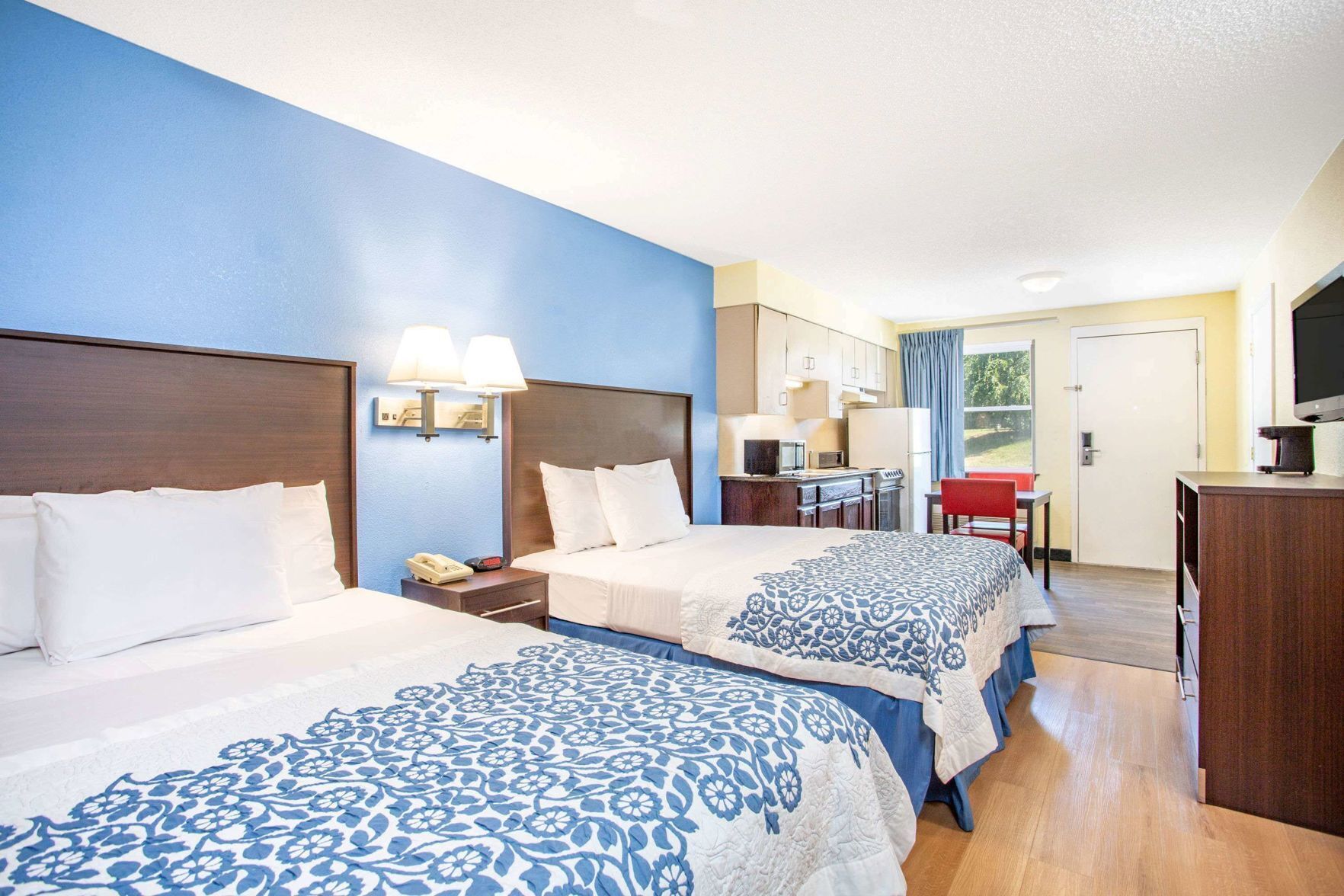In-room safe, desk, iron/ironing board, free WiFi