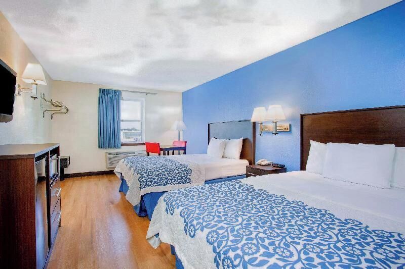 In-room safe, desk, iron/ironing board, free WiFi