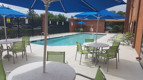 Holiday Inn Express Baltimore-BWI Airport West by IHG