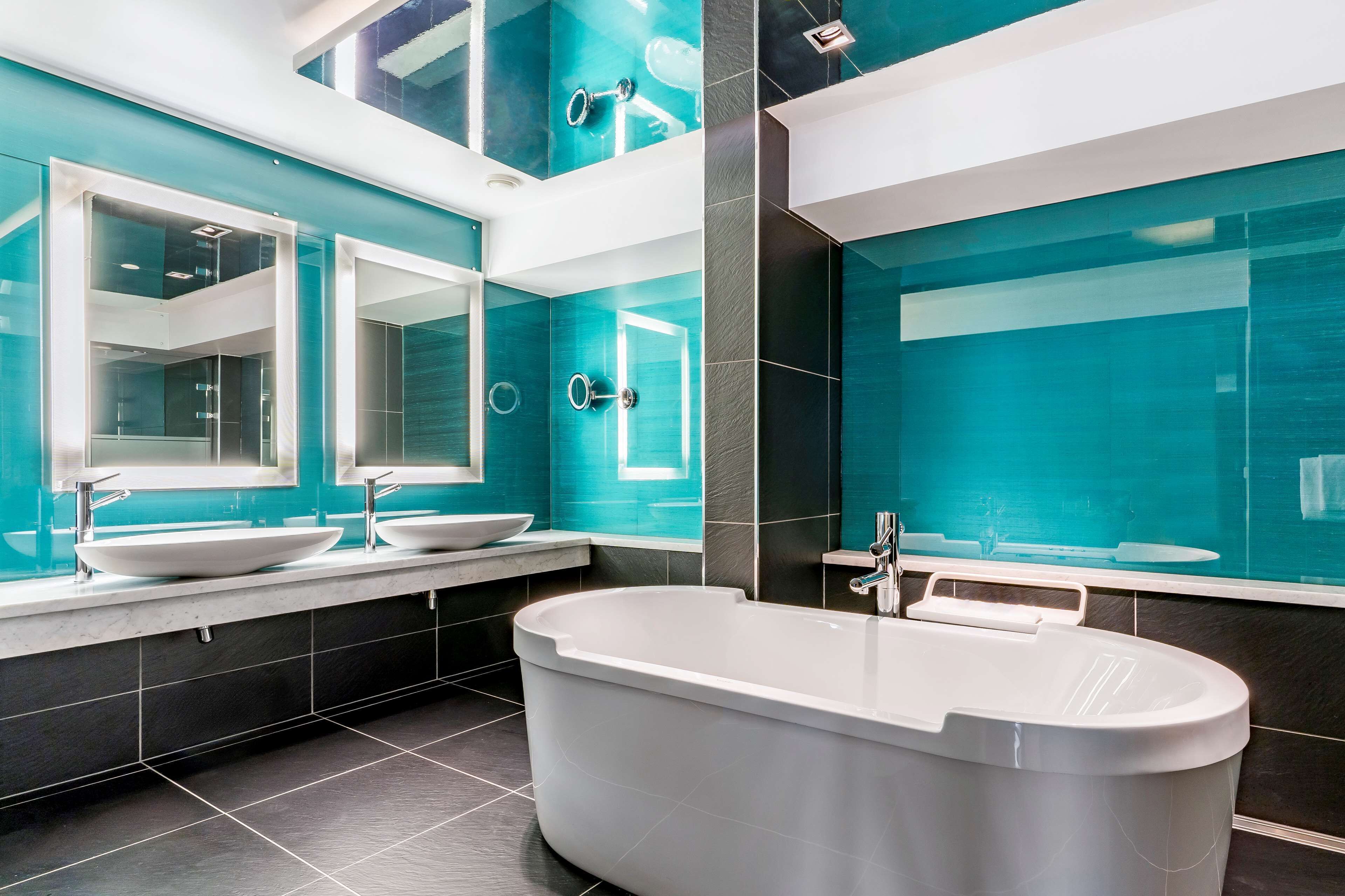 presidential suite | bathroom | free toiletries, hair dryer, towels, soap