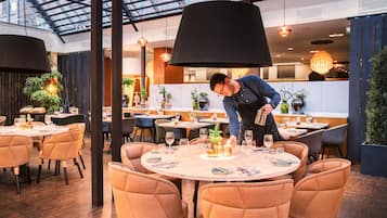 S'hi serveixen esmorzars, sopars i plats de cuina local