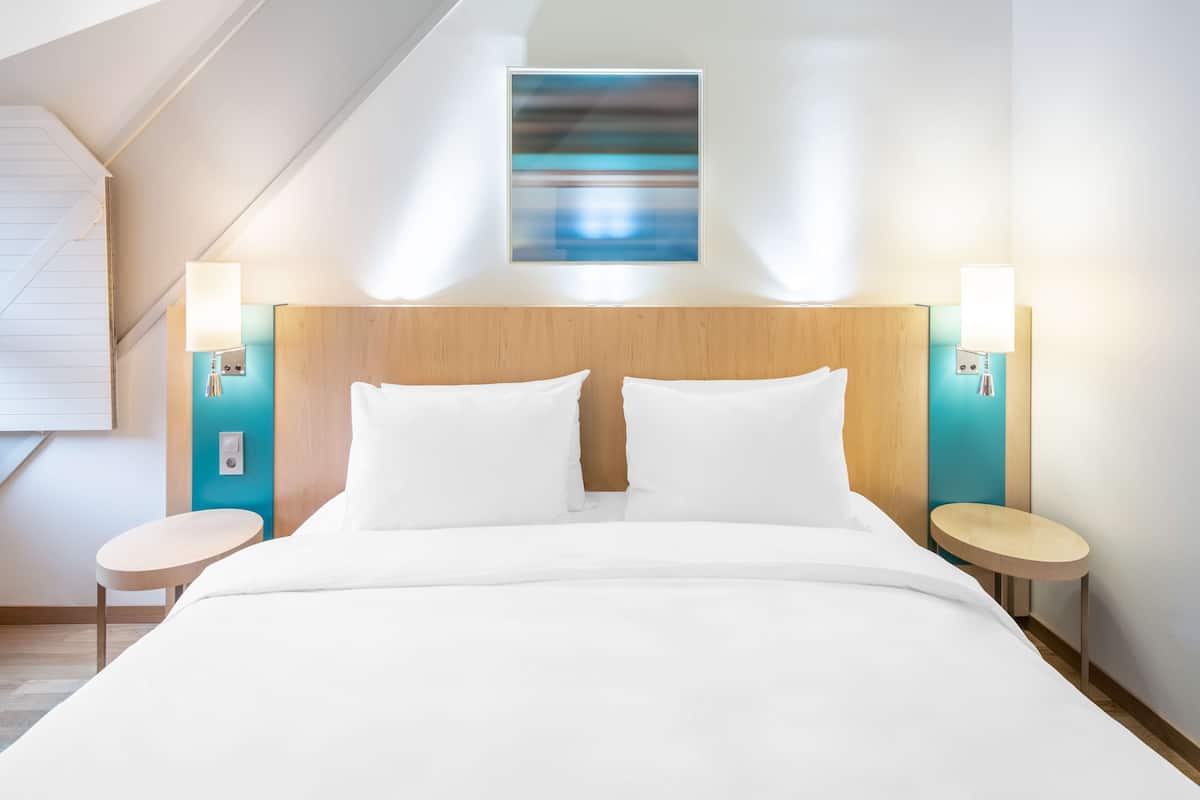 In-room safe, desk, laptop workspace, iron/ironing board