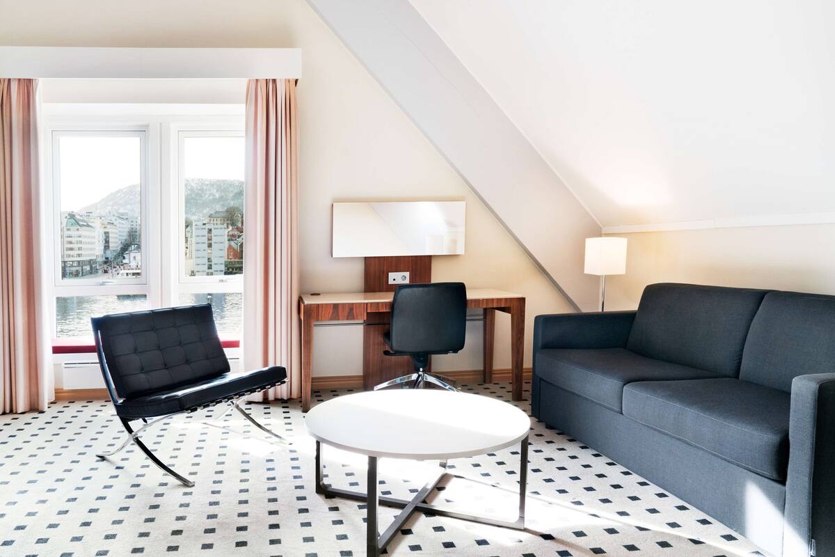 In-room safe, desk, laptop workspace, iron/ironing board