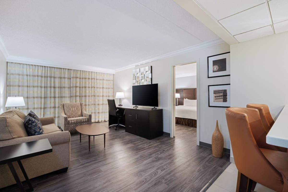 1 bedroom, premium bedding, in-room safe, desk