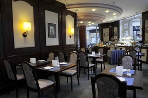 Dining - G.t. Central Molitor (Luxembourg City)
