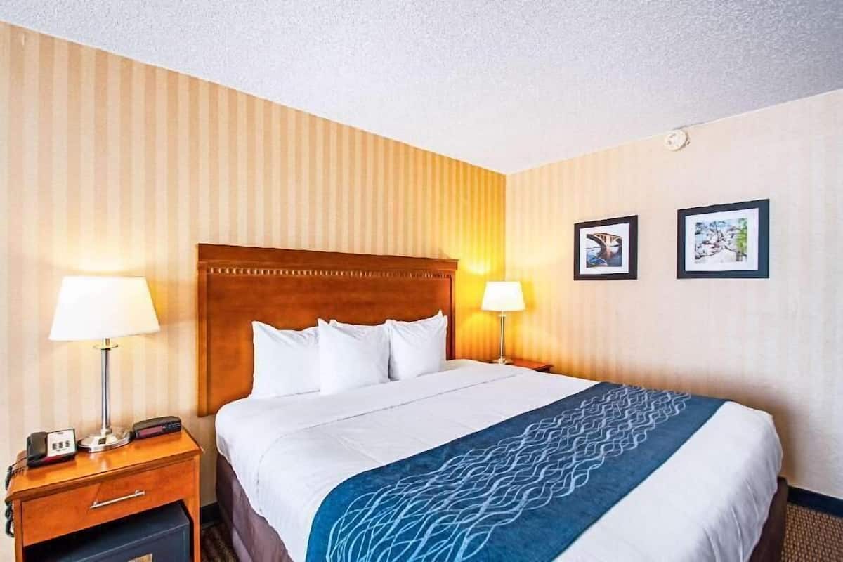 Coffre-fort, bureau, espace de travail pour ordinateurs portables