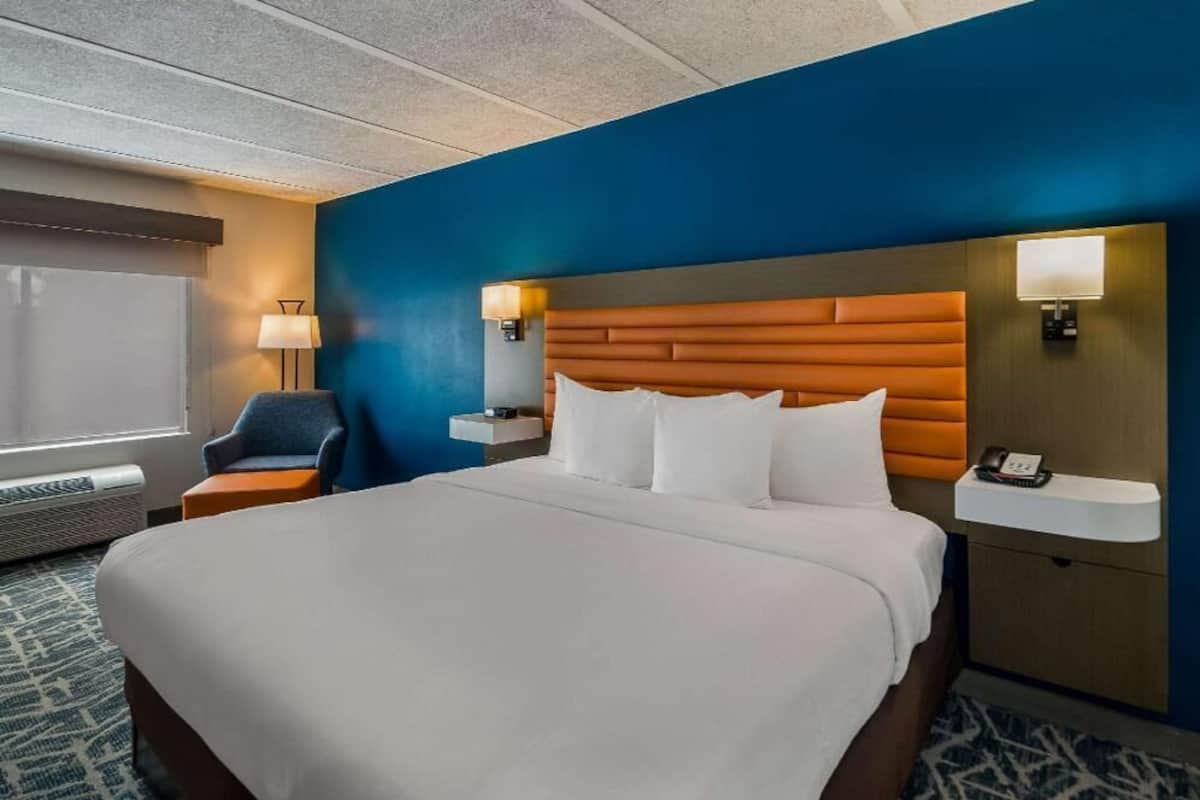 In-room safe, desk, laptop workspace, blackout drapes
