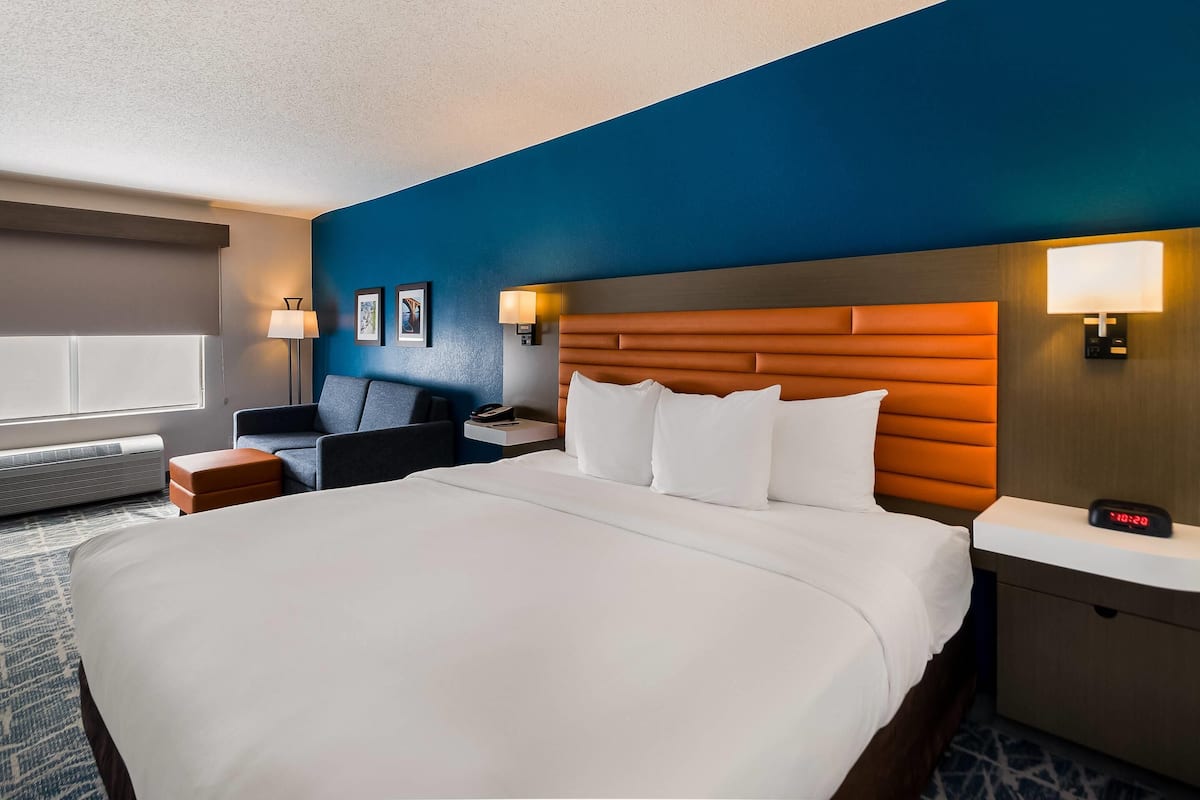 In-room safe, desk, laptop workspace, blackout drapes