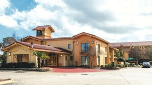 Exterior - La Quinta Inn by Wyndham New Orleans West Bank / Gretna (Gretna)