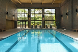 Indendørs pool