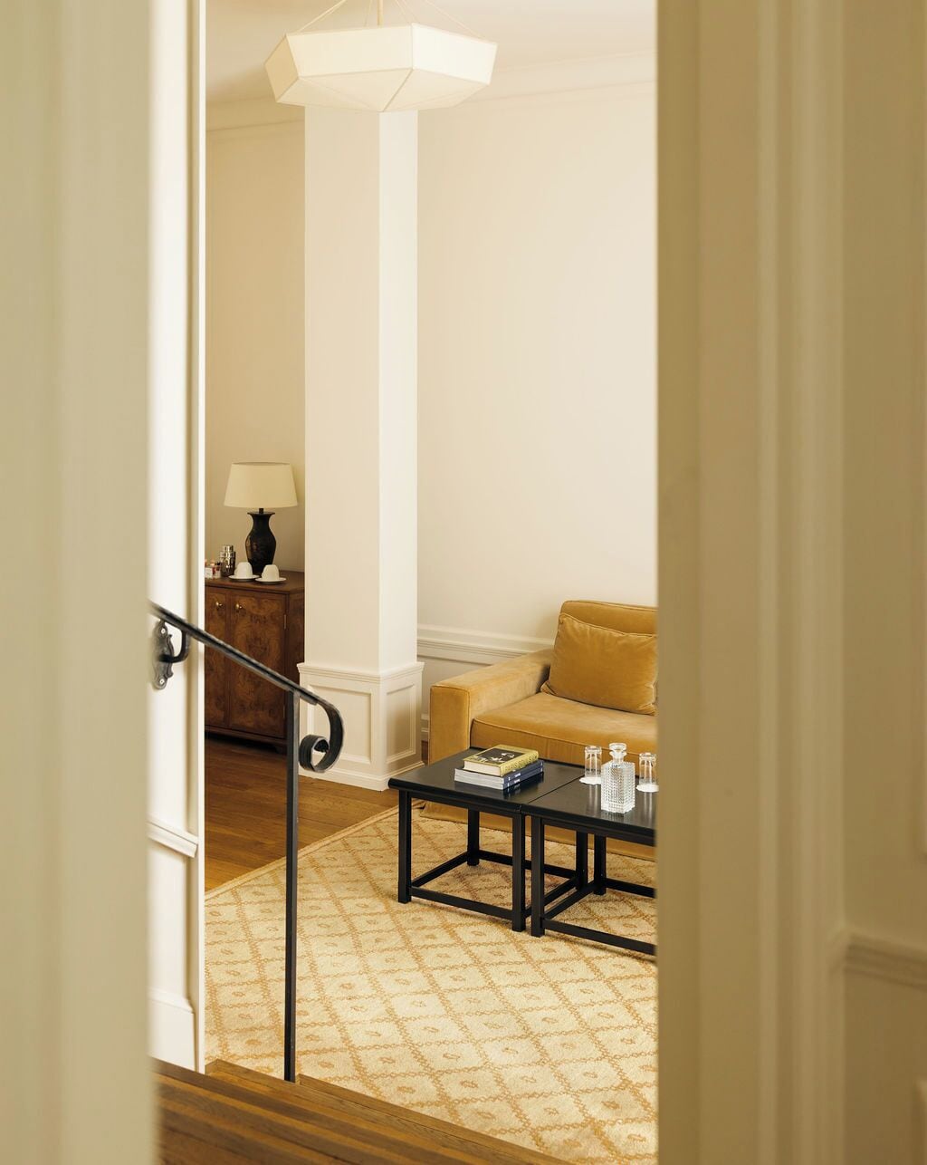 suite | living area | 100-cm flat-screen tv with satellite channels, offices