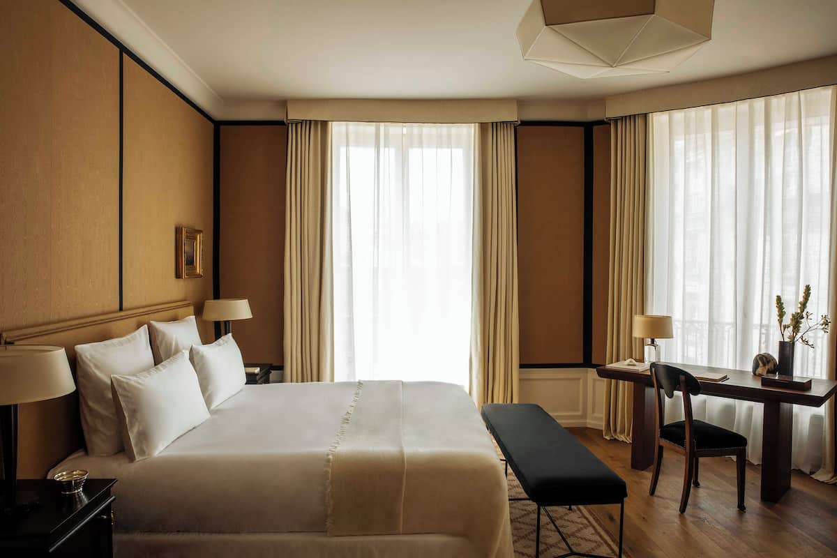 1 Schlafzimmer, hochwertige Bettwaren, Minibar, Zimmersafe