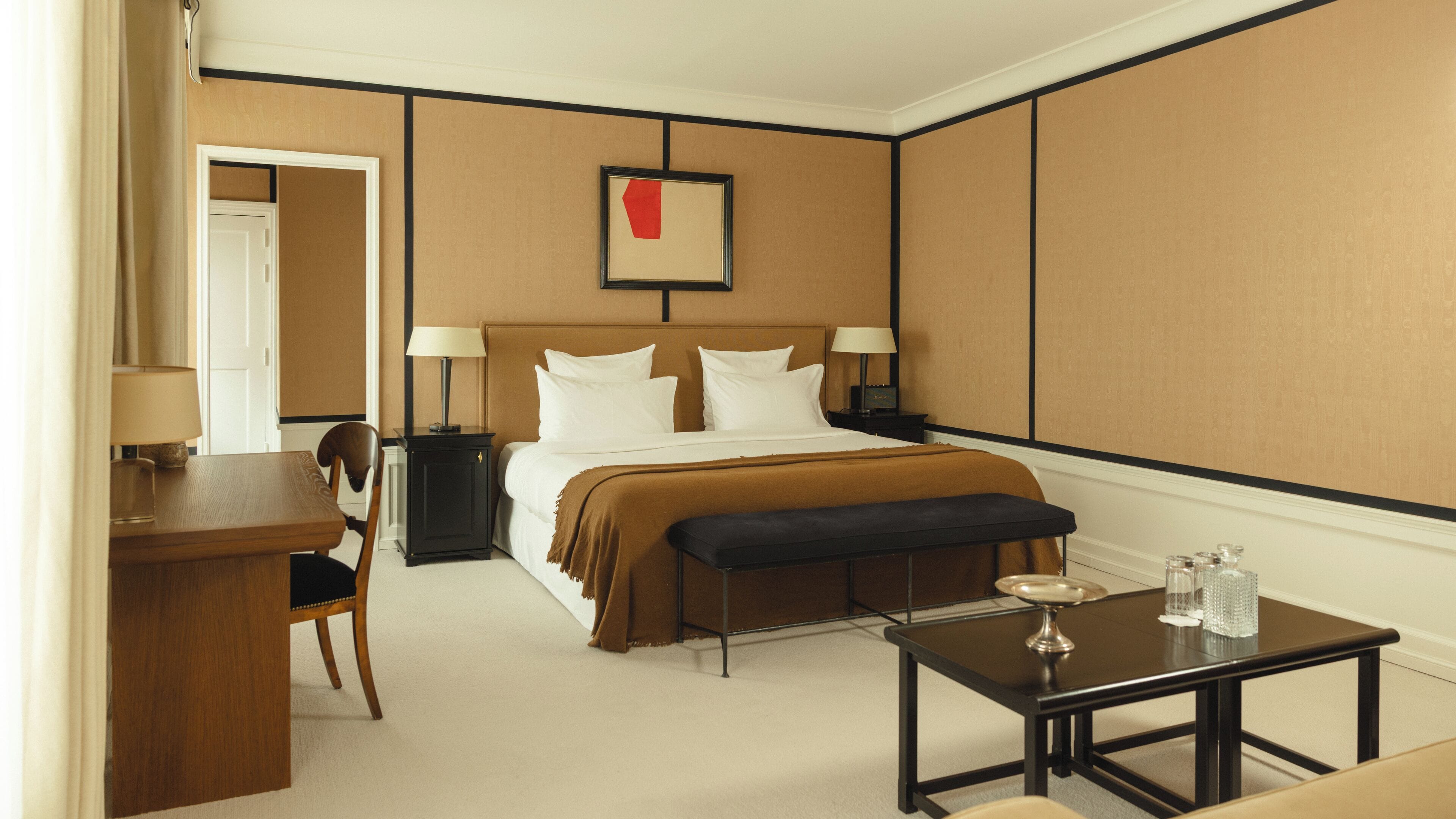 Phòng Suite Junior | Bộ đồ giường cao cấp, minibar, két bảo mật tại phòng, bàn 