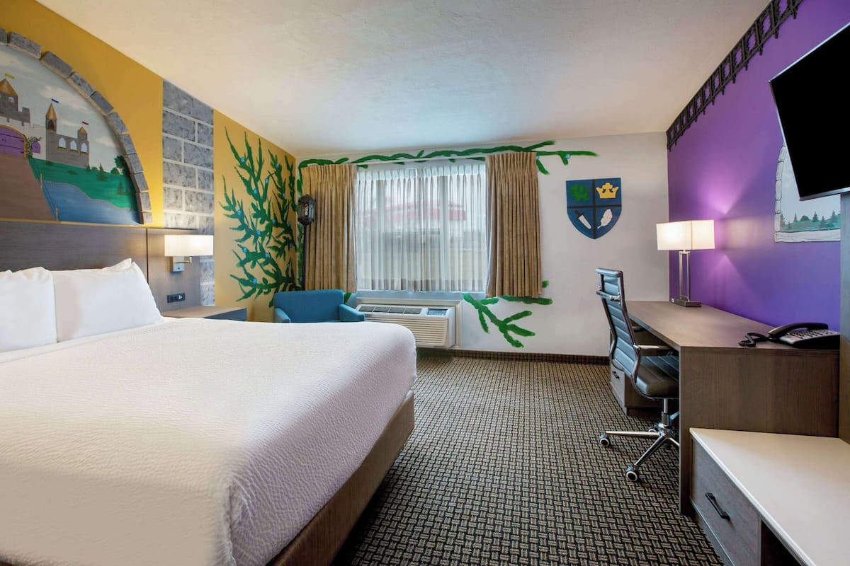 Studio Suite, Multiple Beds, Non Smoking (Castle Theme) | In-room safe, desk, iron/ironing board, free cots/infant beds
