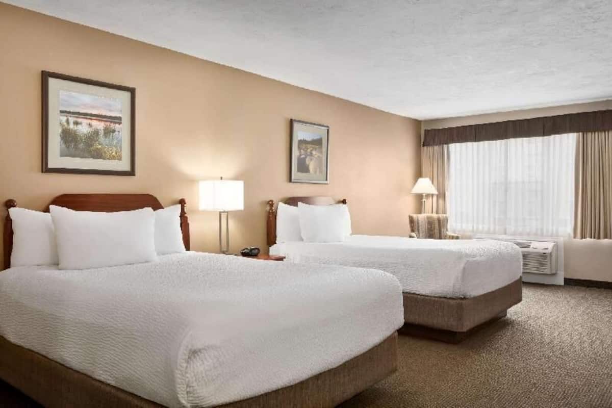 In-room safe, desk, iron/ironing board, free cribs/infant beds