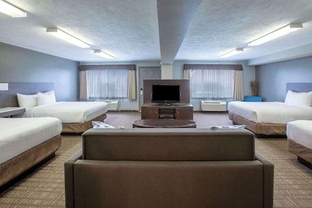 Studio Suite, Multiple Beds, Non Smoking | In-room safe, desk, iron/ironing board, free cribs/infant beds