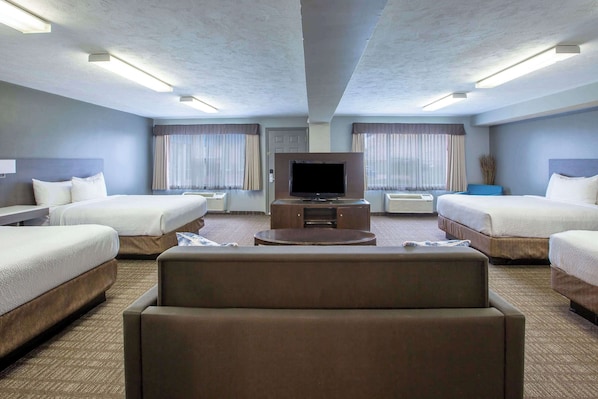 Studio Suite, Multiple Beds, Non Smoking | In-room safe, desk, iron/ironing board, free cots/infant beds