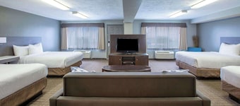 Days Inn & Suites by Wyndham Moncton