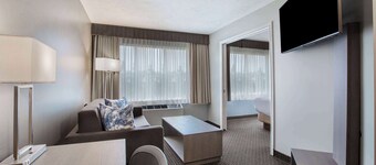 Days Inn & Suites by Wyndham Moncton