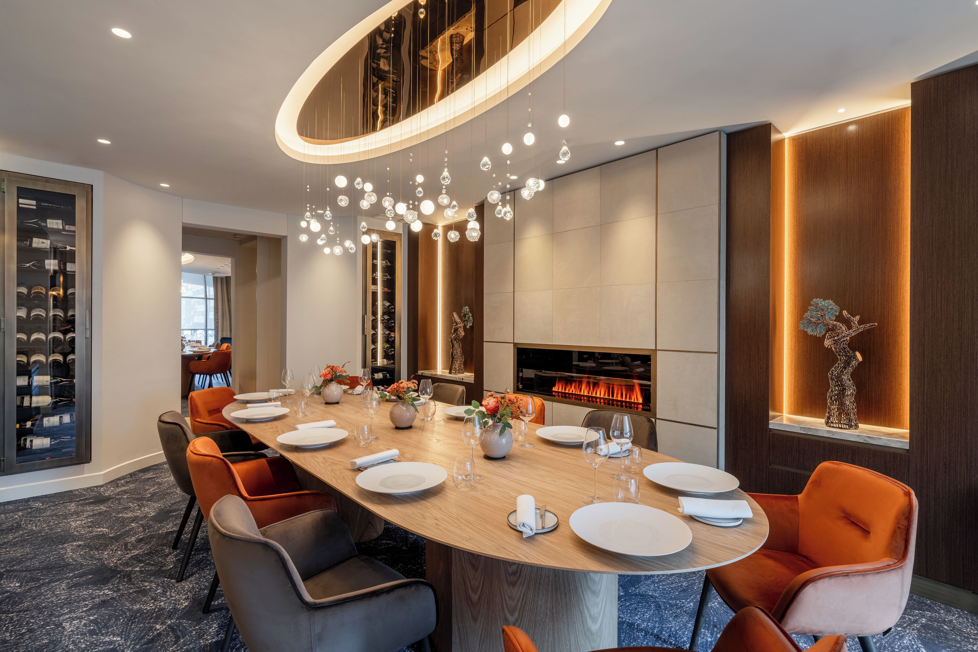 2 restaurants, breakfast, lunch, dinner served; french cuisine