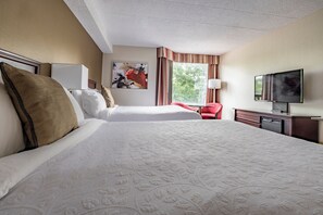 Standard Room, 2 Double Beds | Premium bedding, desk, blackout drapes, iron/ironing board - Hôtel WelcomINNS (Boucherville)