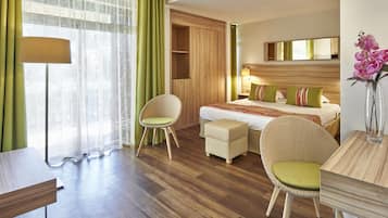Family Room, Multiple Beds, Terrace | In-room safe, desk, blackout drapes, soundproofing