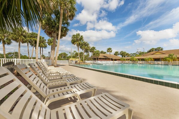 Outdoor pool, pool loungers