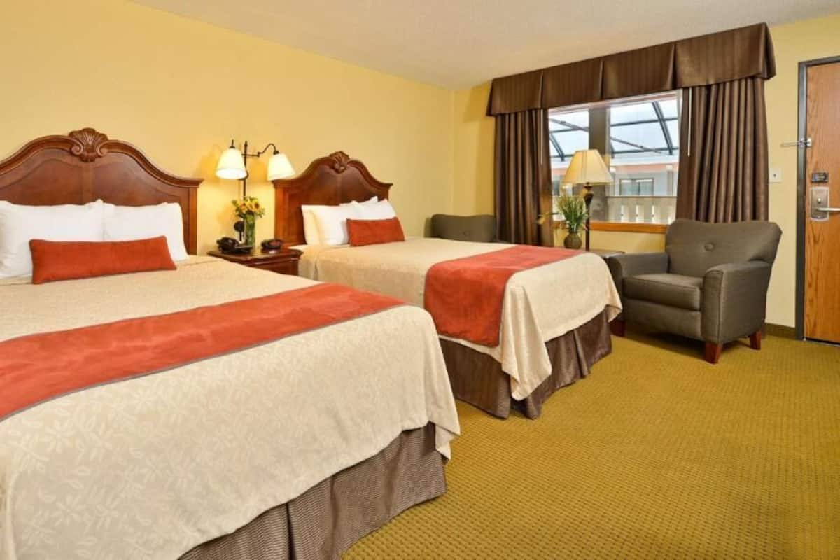 Premium bedding, pillowtop beds, desk, laptop workspace