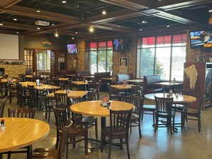 Restaurant - Best Western Plus Dubuque Hotel & Conference Center (Dubuque)
