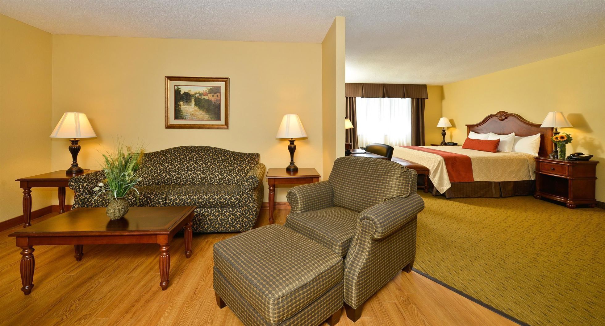 Premium bedding, pillowtop beds, desk, laptop workspace