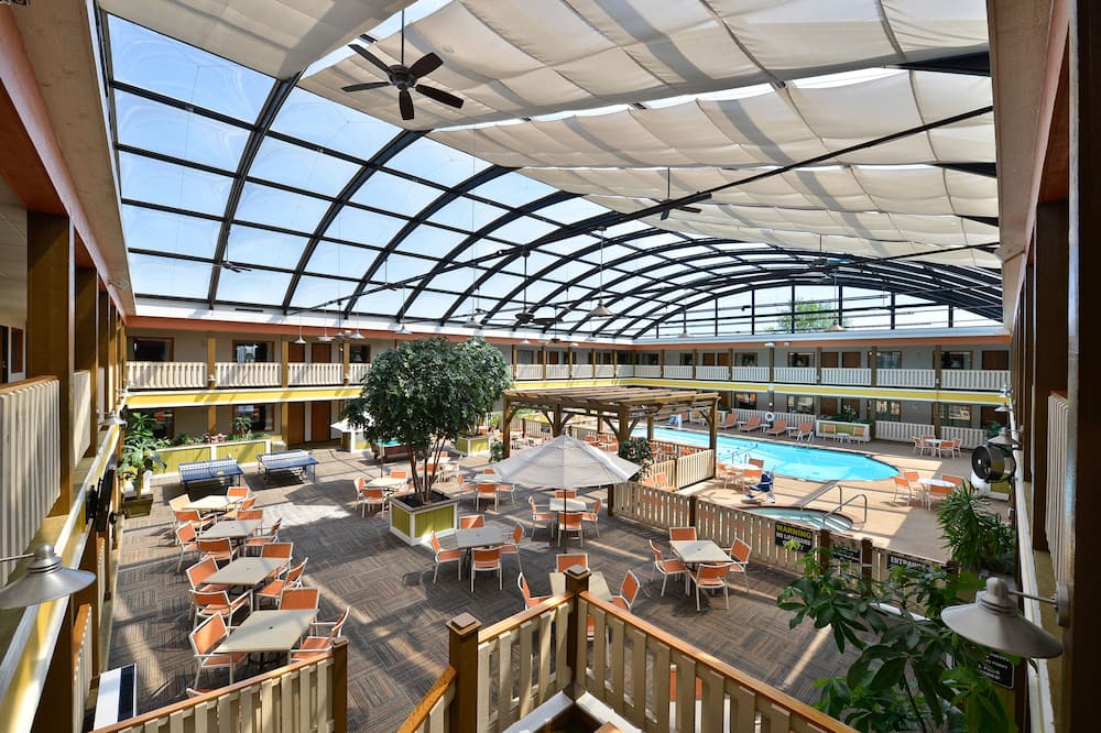 luxury hotels in Iowa