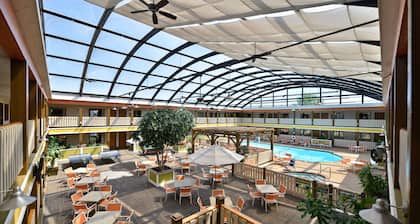 Best Western Plus Dubuque Hotel & Conference Center