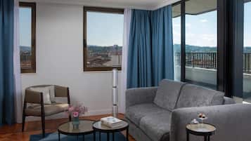 Superior Room (Extra Bed 3 adults) | Minibar, in-room safe, desk, soundproofing