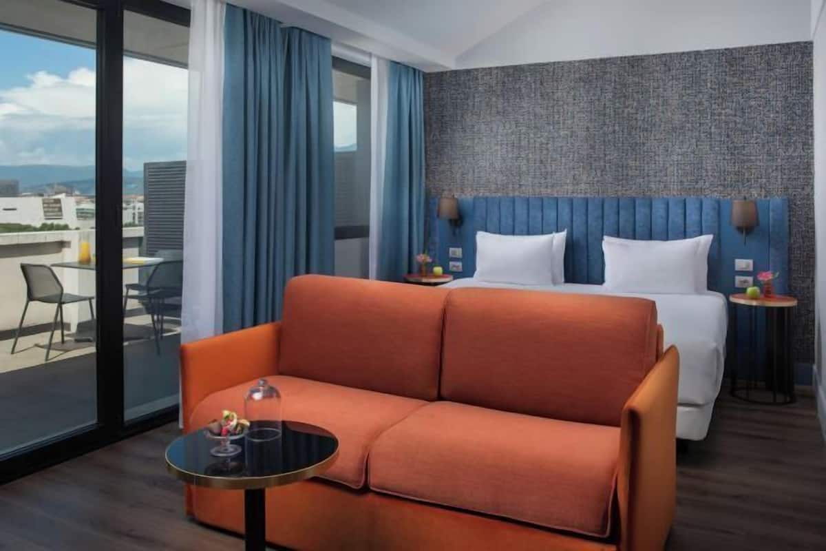 40-tums platt-tv med satellitkanaler och tv