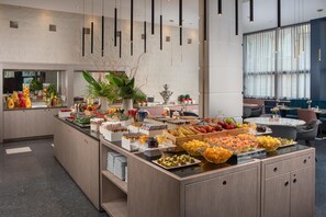 تقديم العشاء، الأطباق المحلية