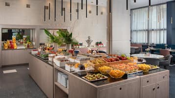 Serveert diner, lokale gerechten