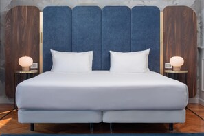 Superior-Zimmer (Extra Bed 3 adults) | Minibar, Zimmersafe, Schreibtisch, schallisolierte Zimmer