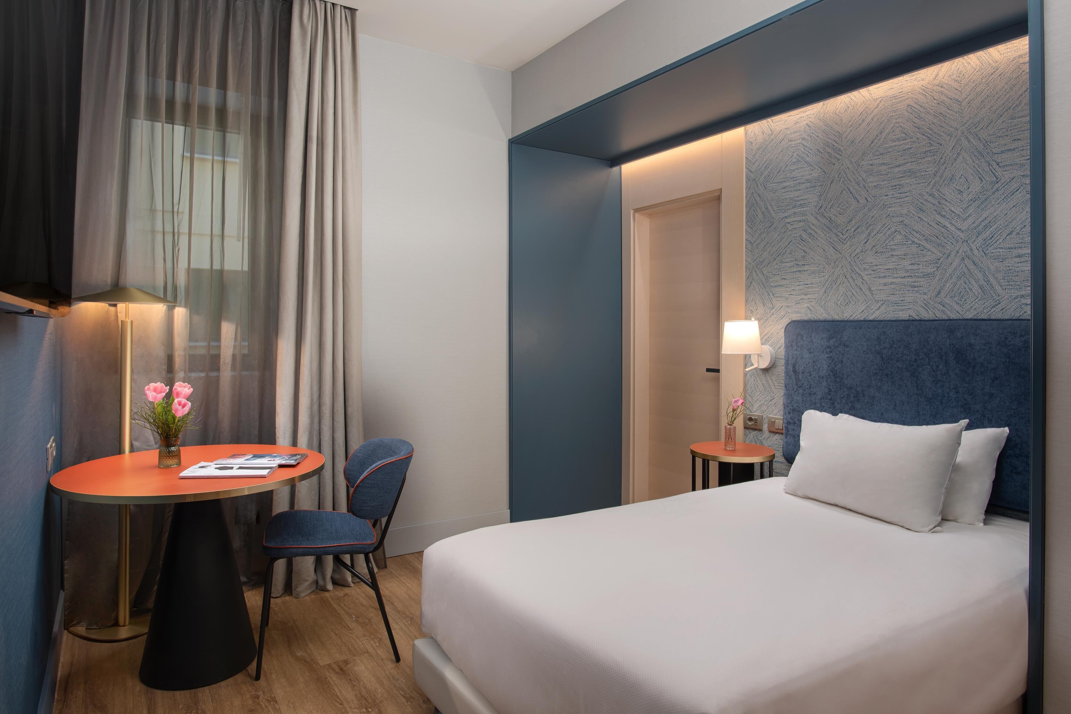 Standard Single Room | Minibar, in-room safe, desk, soundproofing