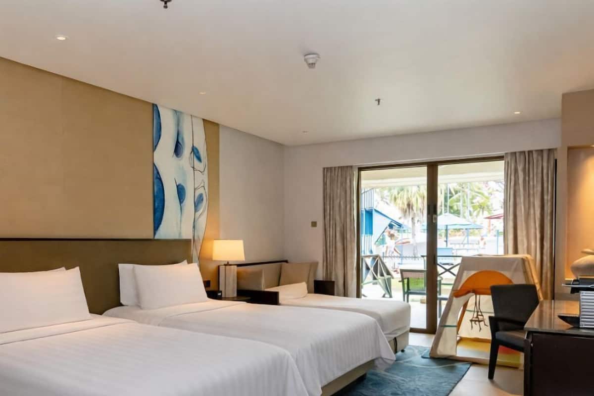 Down duvets, in-room safe, individually decorated