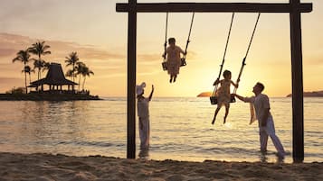 Private beach, sun-loungers, beach umbrellas, beach towels