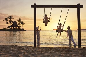 Private beach, sun-loungers, beach umbrellas, beach towels