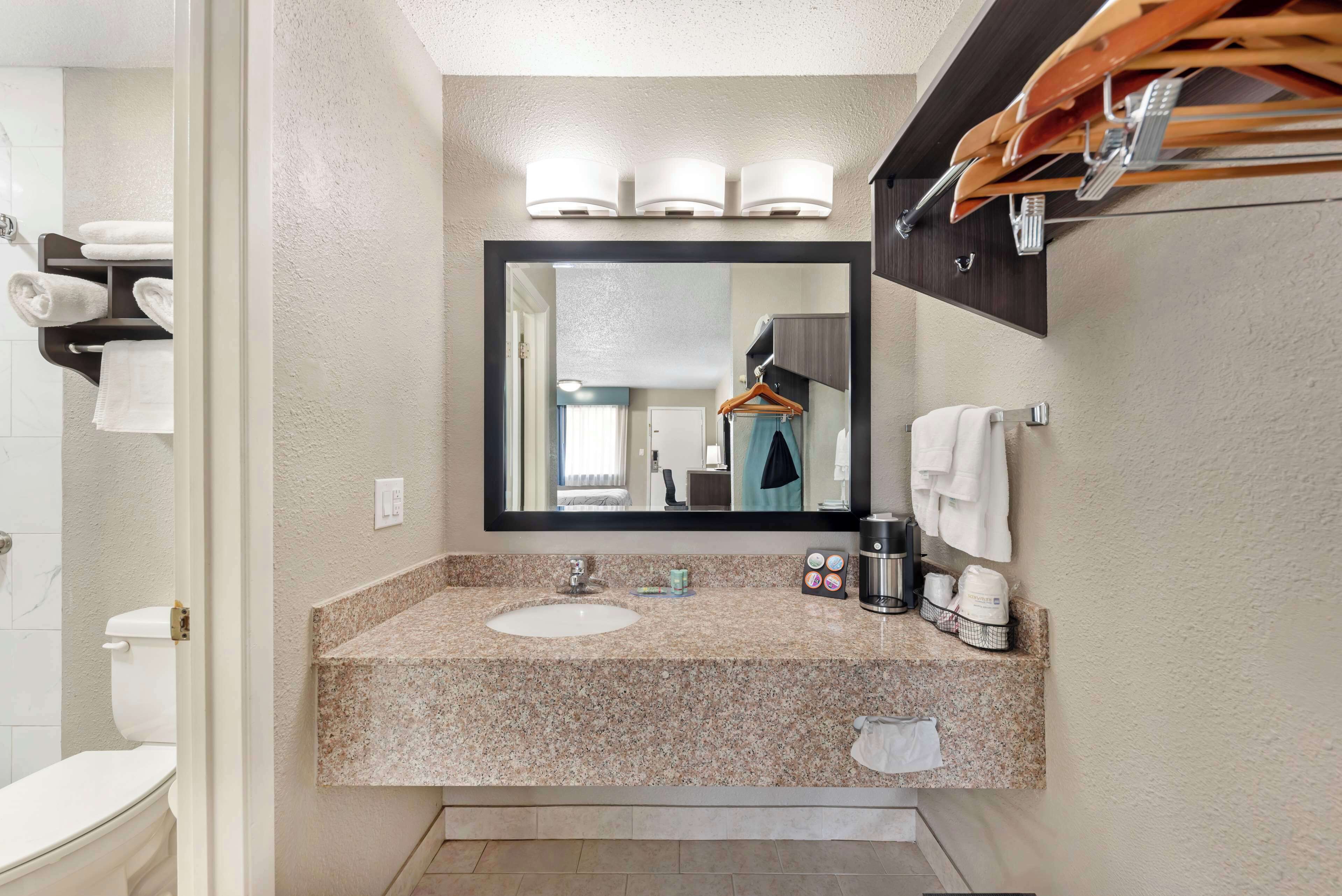 combined shower/bathtub, free toiletries, hair dryer, towels