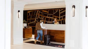 Mostrador para check-in y check-out