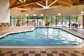 Indoor pool - Boston Marriott Peabody (Peabody)